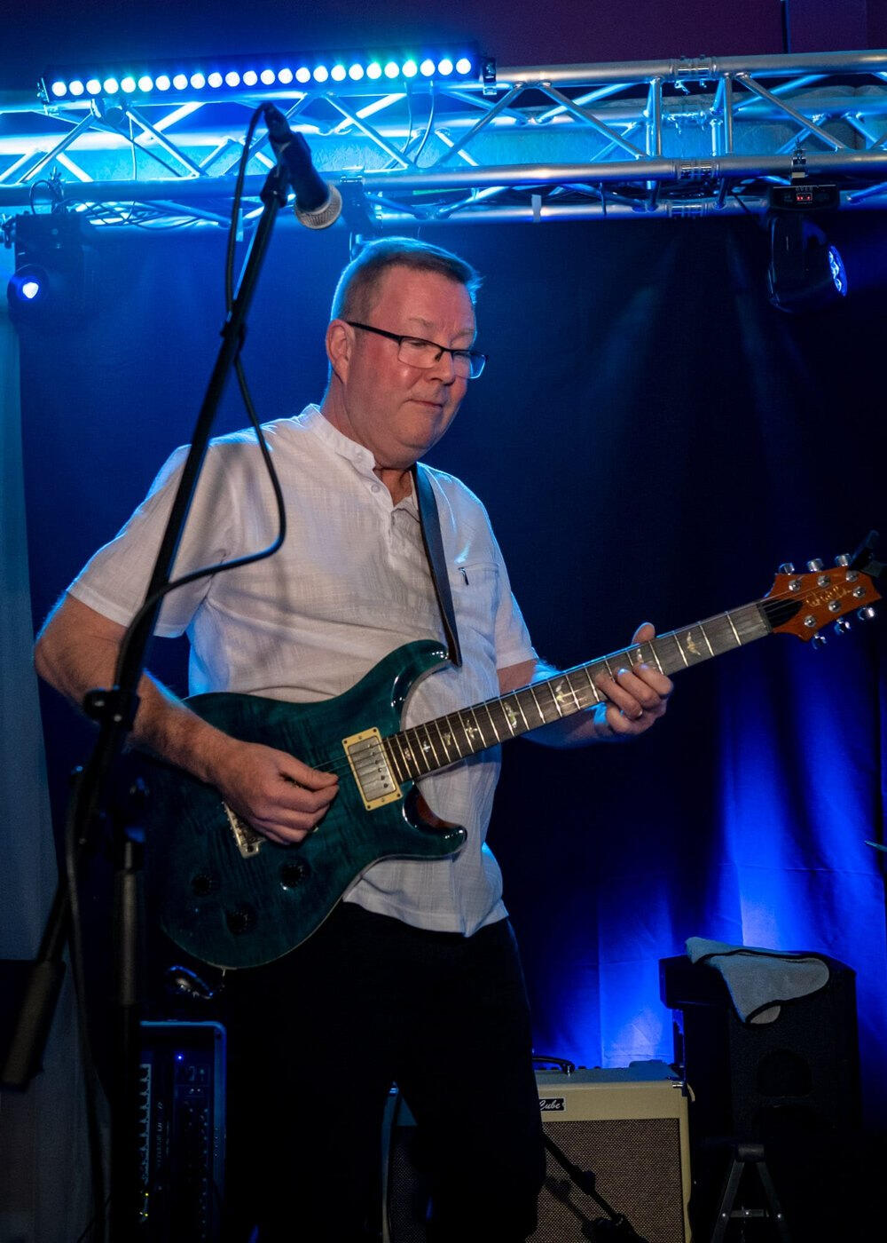 Tony Quail - guitar, vocals Tony Quail - guitar, vocals