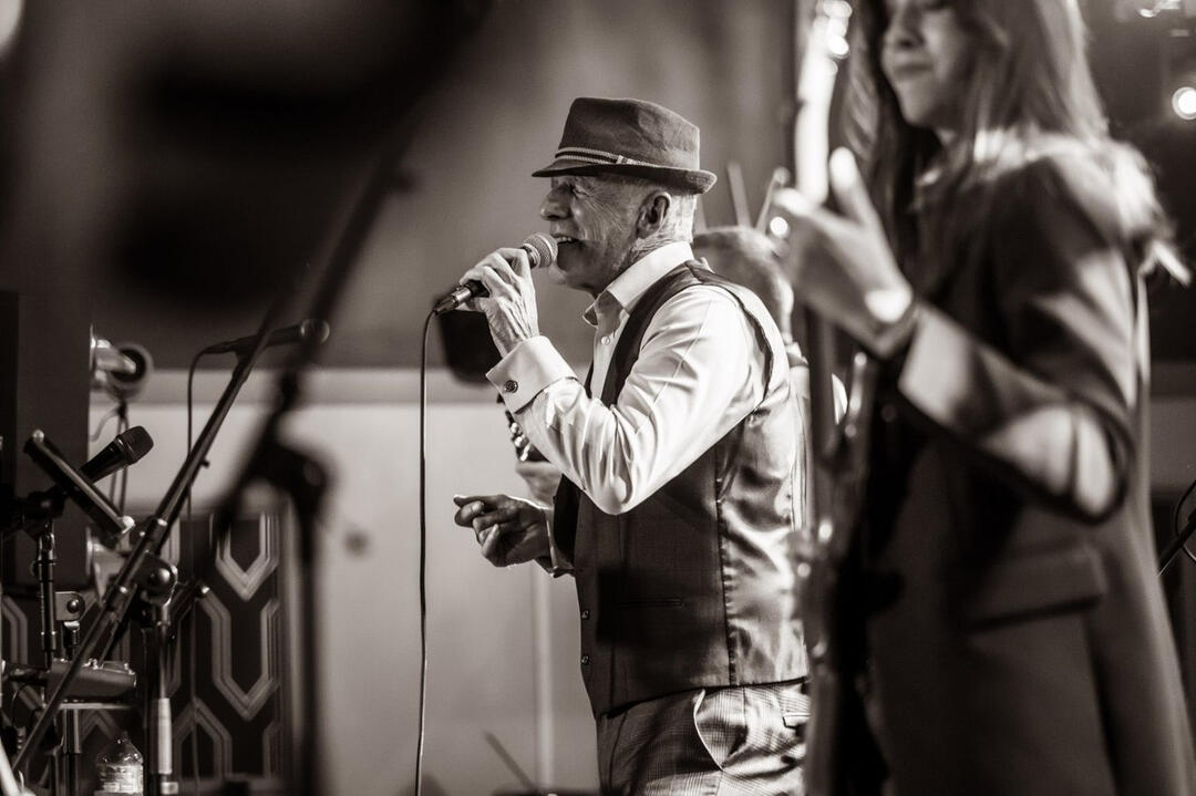 David Dearden - vocals David Dearden - vocals